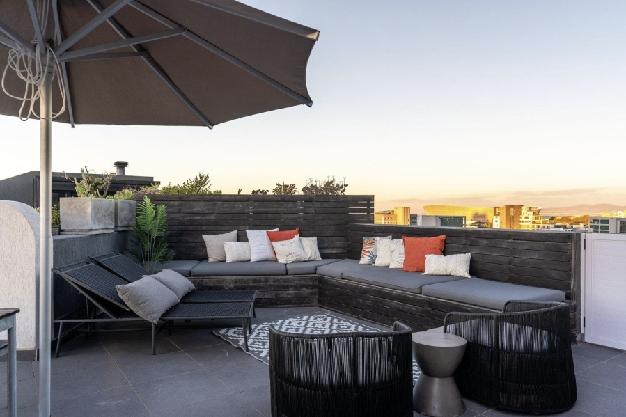 3 Bedroom Property for Sale in Green Point Western Cape
